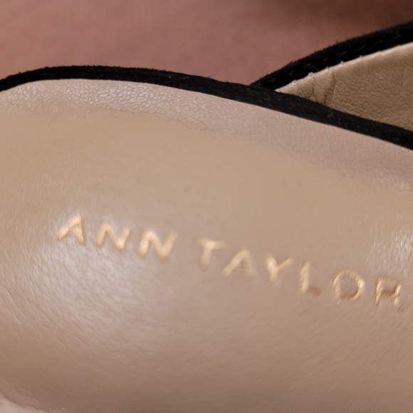 Ann Taylor Suede black mules - Picture 5 of 6